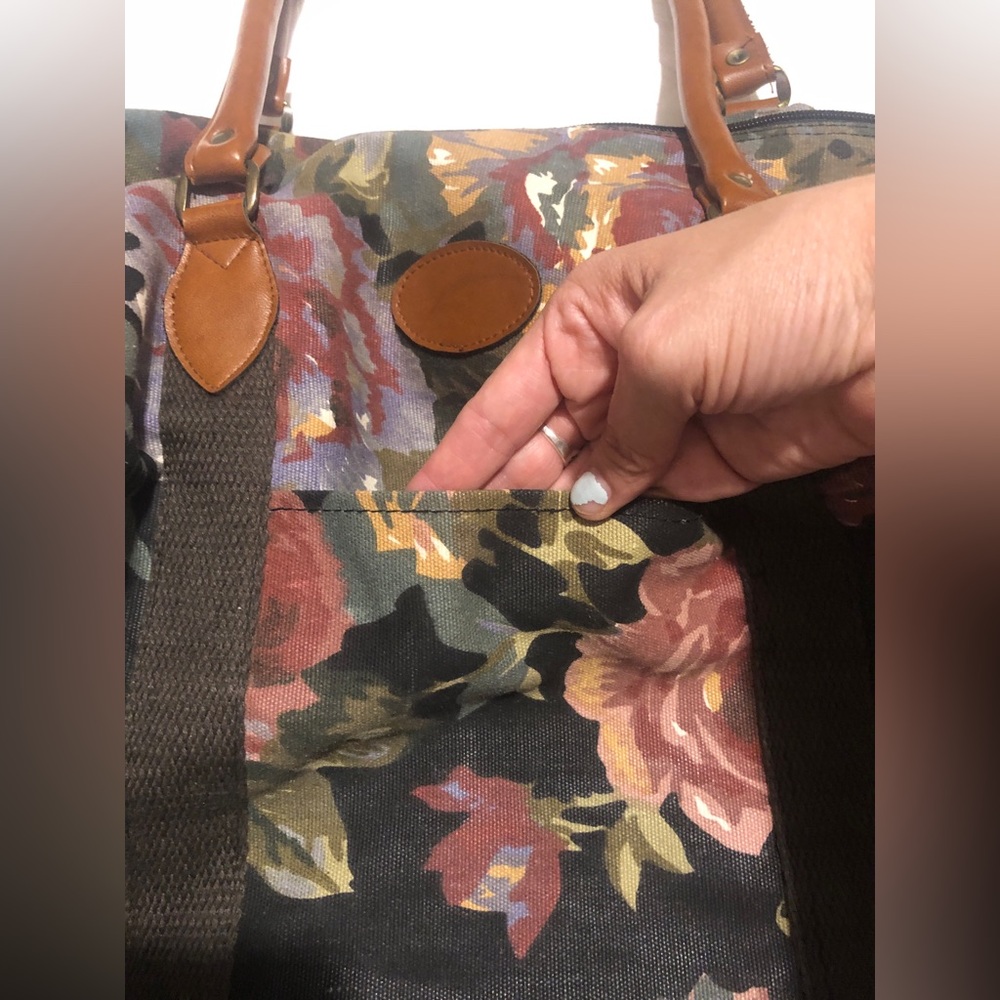 Vintage 90s Gitano Dark Floral Print Duffle Weekend Travel Bag Roses Witchy - Picture 7 of 11